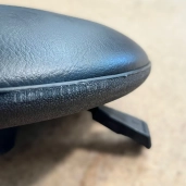 Friseurhocker MOBY - matt schwarz - Zweite Wahl